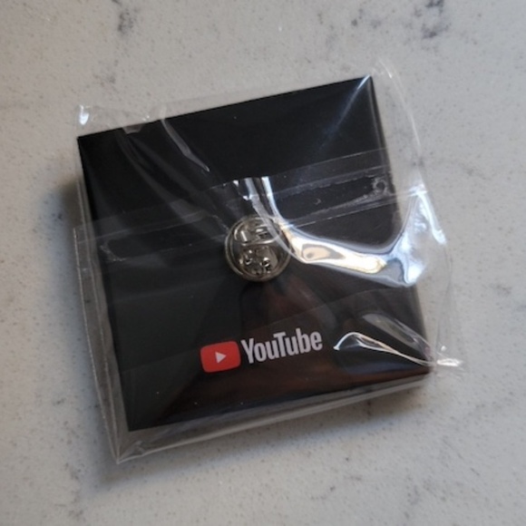 VidCon 2025 RARE Collectibles - Picture 7 of 8